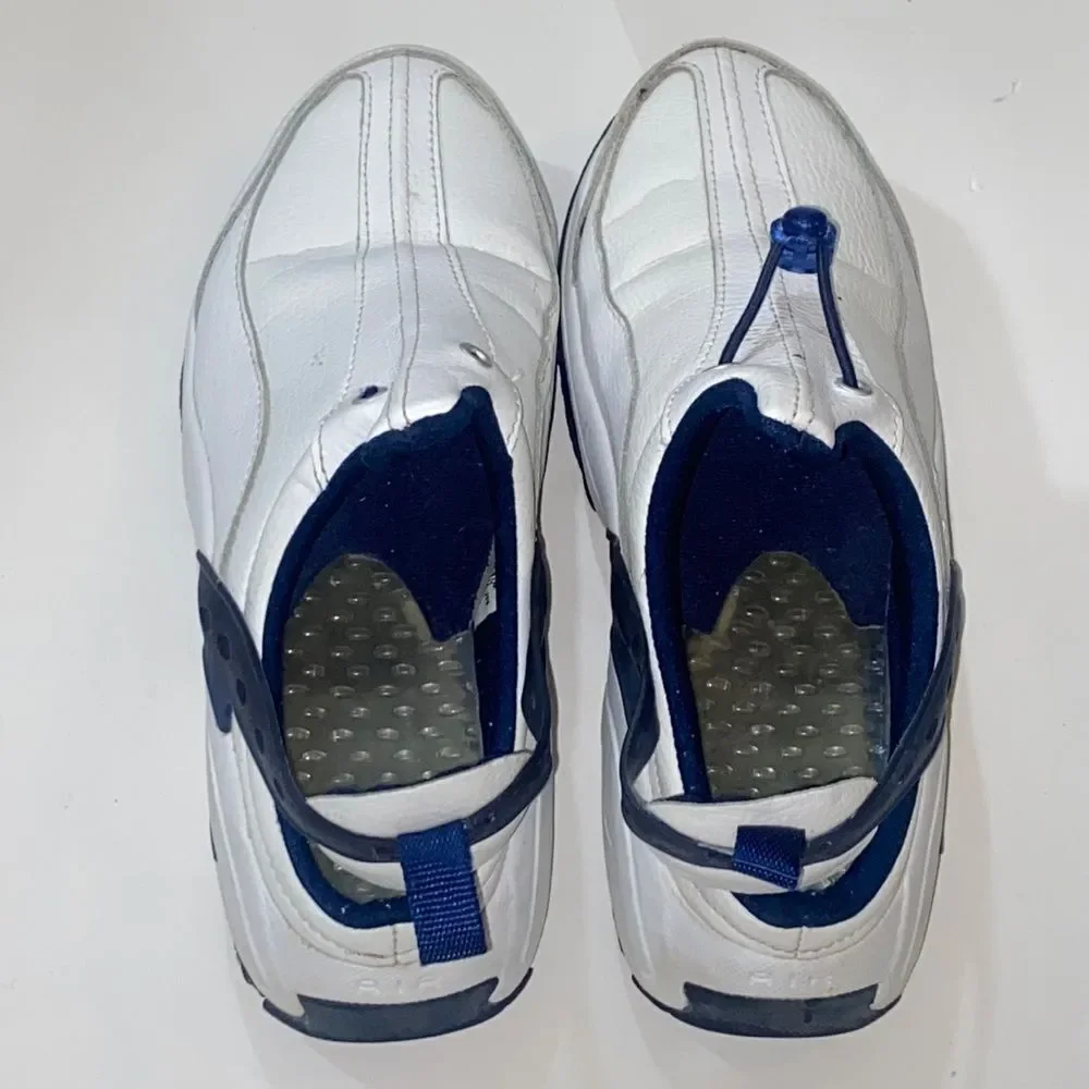 Vintage Y2K Nike Woman Shoes Size 7.5